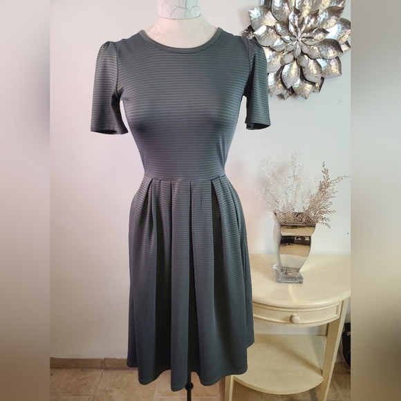LuLaRoe Dresses & Skirts - LualaRoe Amelia Classy Dress Gray Blue Horizontal Micro Pinstripes Size XS